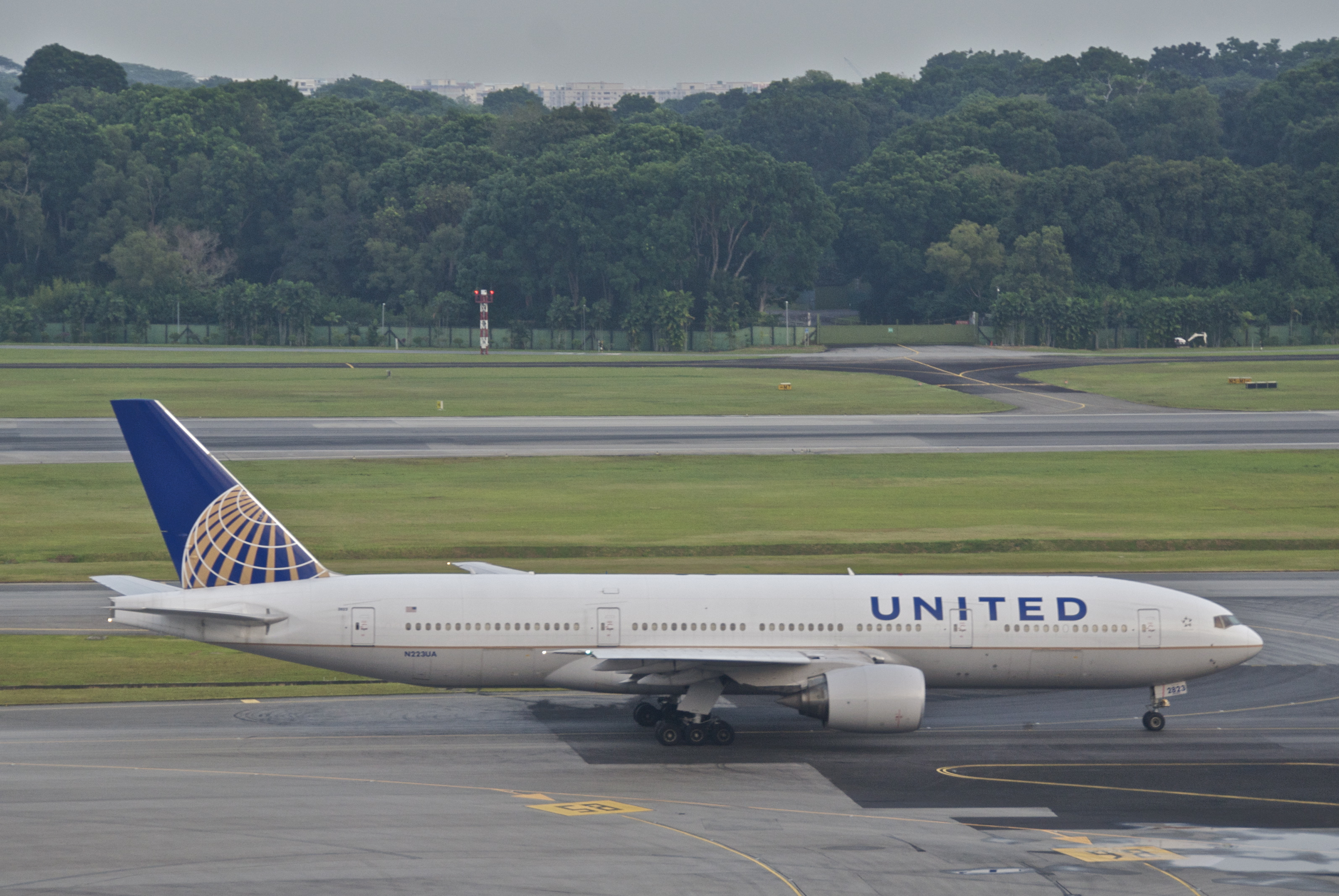 united airlines boeing 777 200er