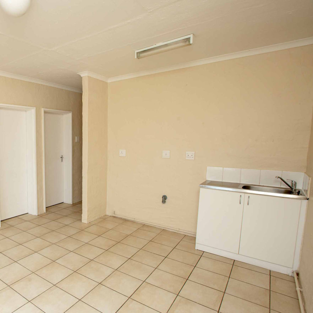 1 bedroom flat to rent in east london south africa