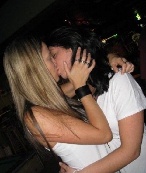 girls makeout