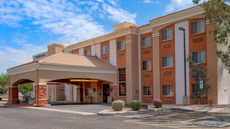 comfort inn & suites north glendale bell road