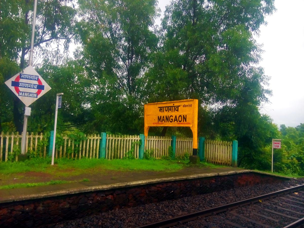 mangaon to mumbai train