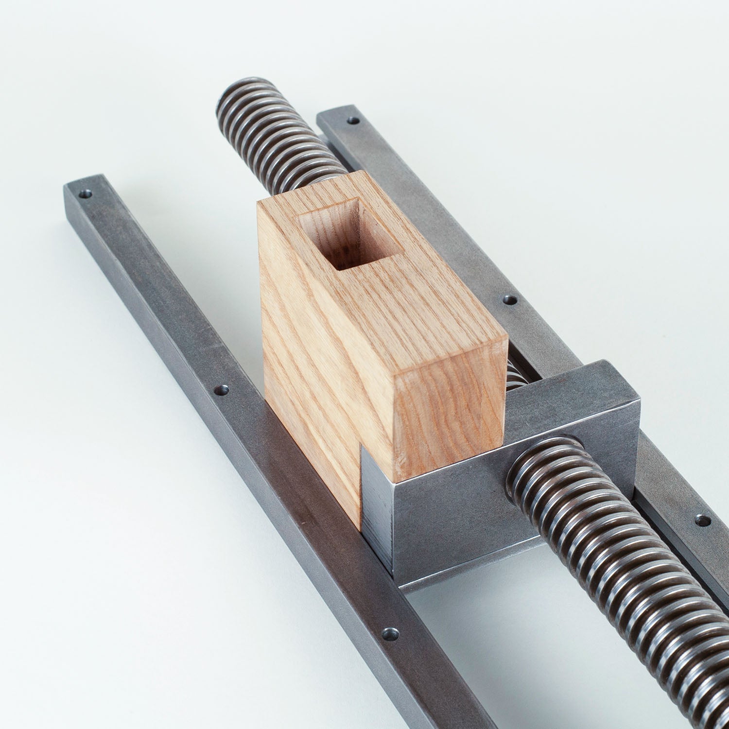 tail vise hardware