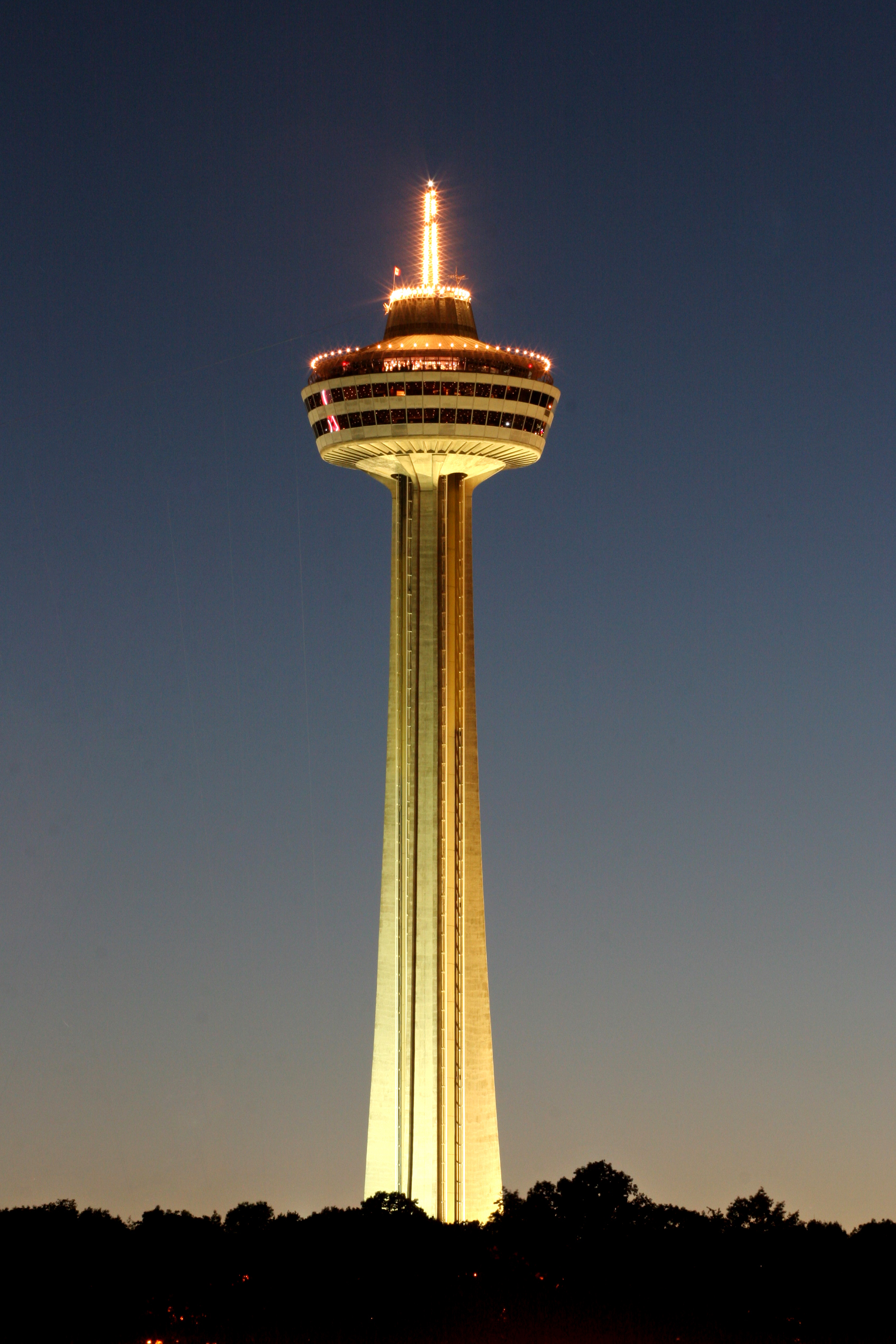 how tall is skylon tower