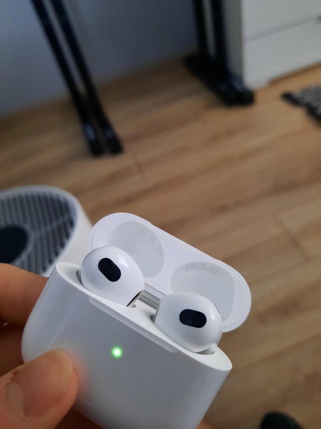 airpods pro doesnt fit