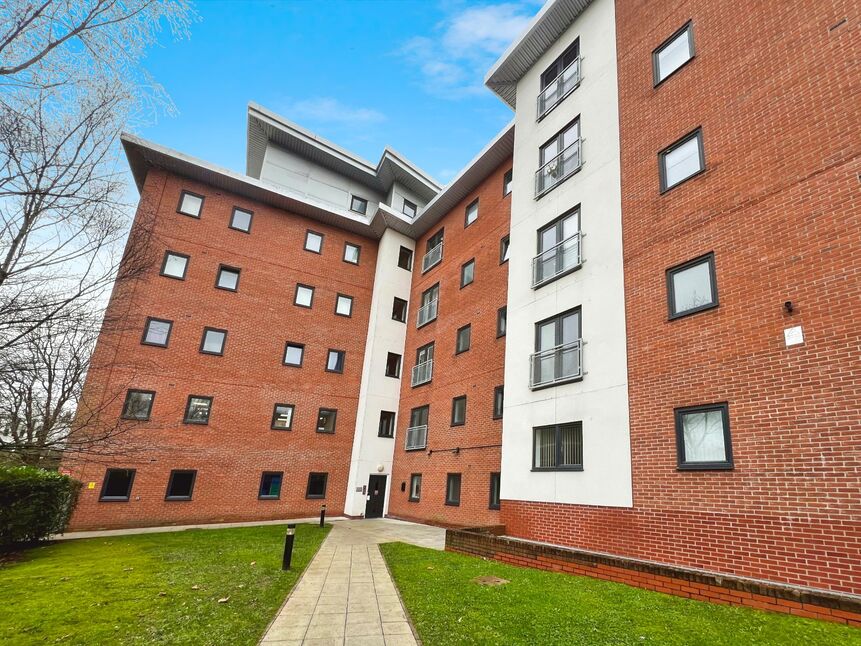 2 bedroom flat to rent preston