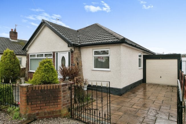bungalows for sale in mold