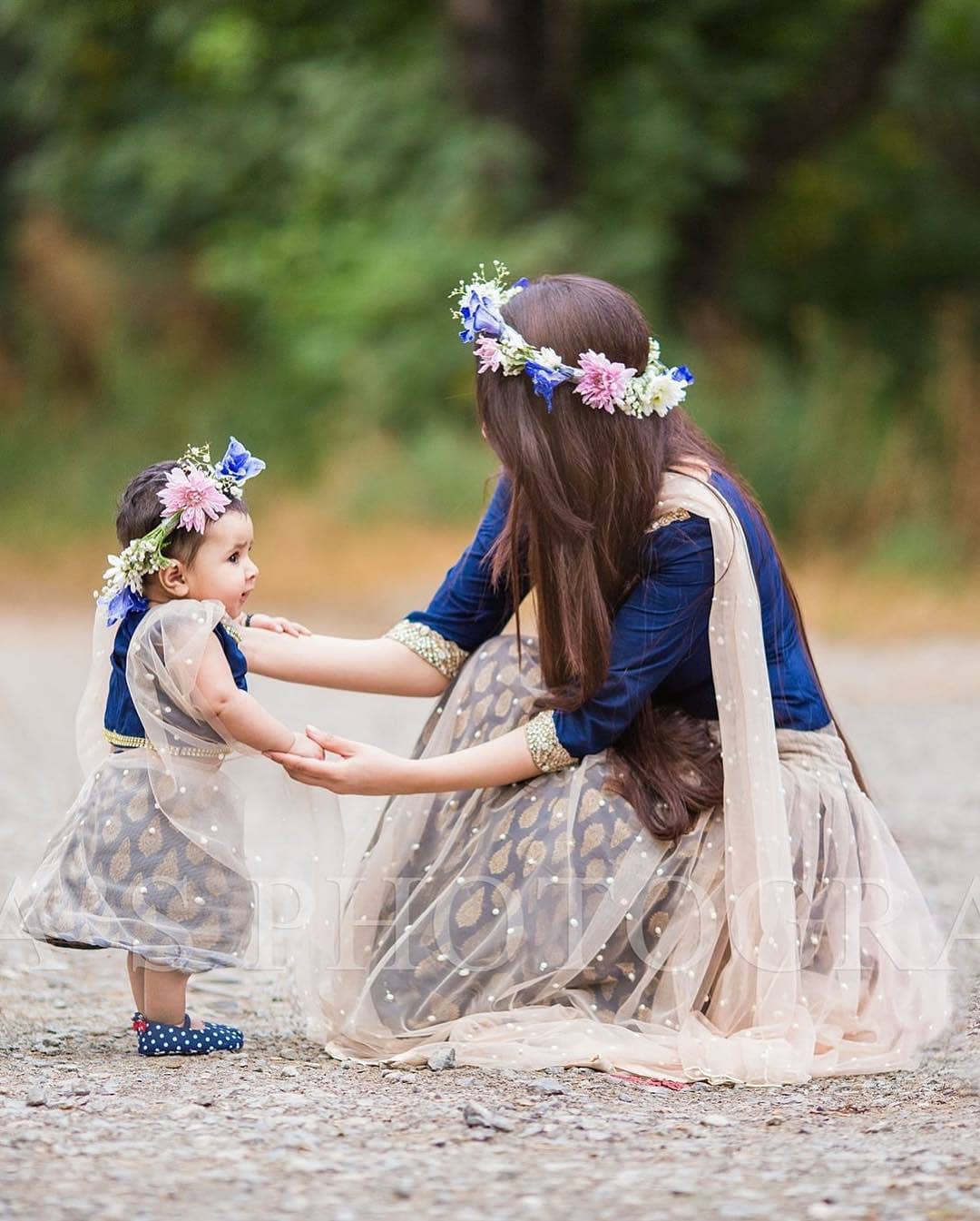 mother daughter same dress