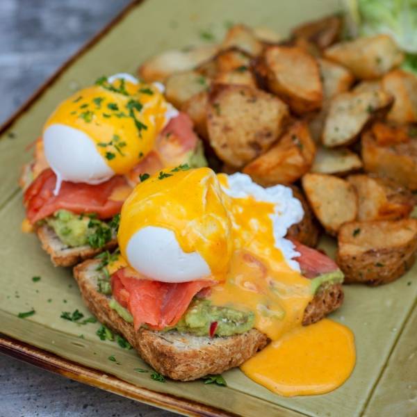 eggs benedict near me open now