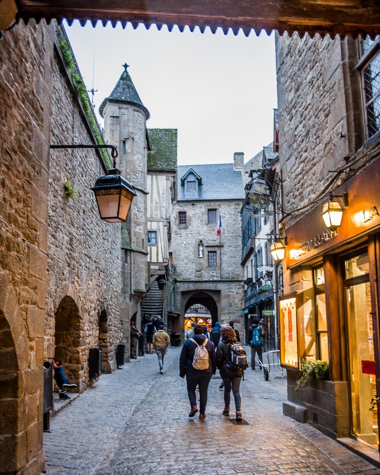 mont st michel hotels