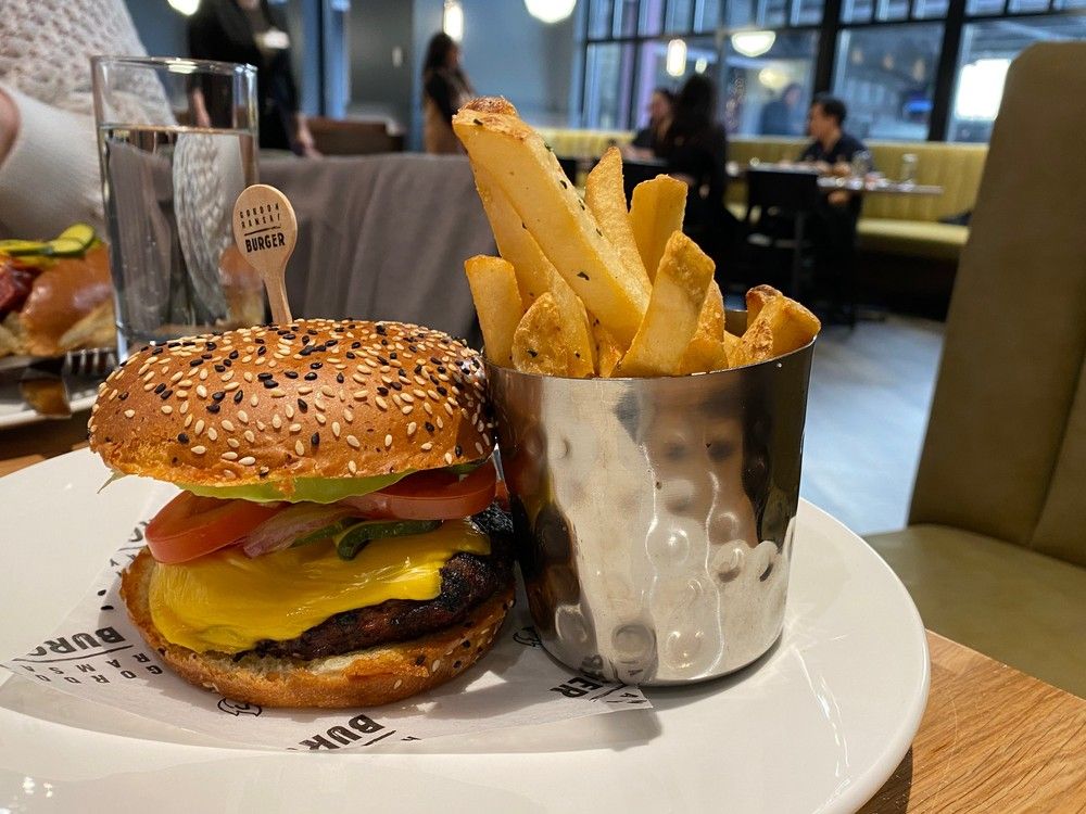 gordon ramsay burger vancouver reviews