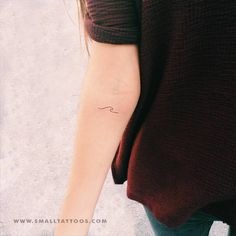 tatuajes de olas pequeños