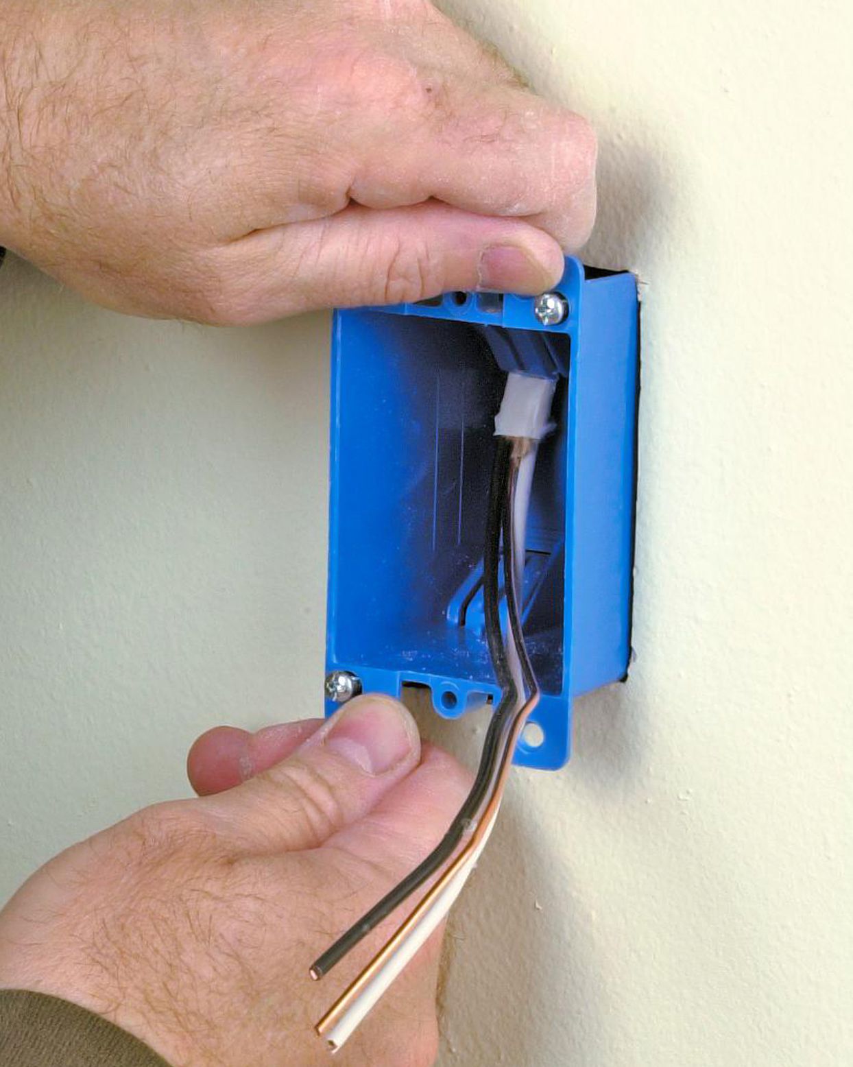 how to install an electrical box in drywall