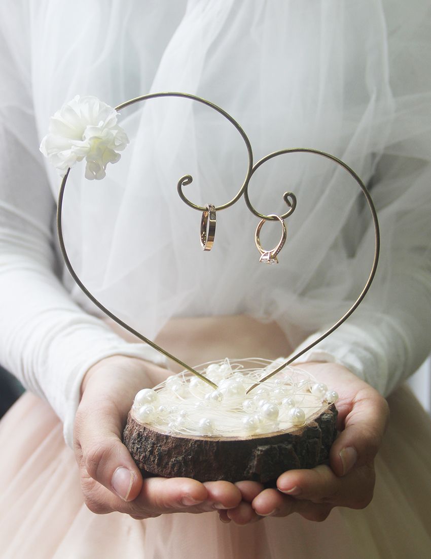 wedding ceremony ring holder