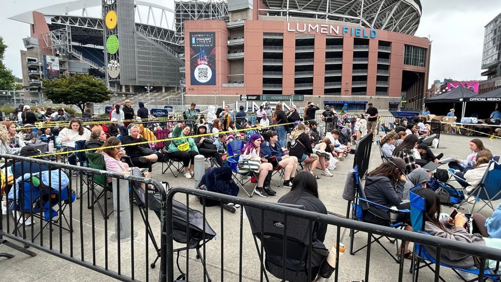 taylor swift merch truck seattle