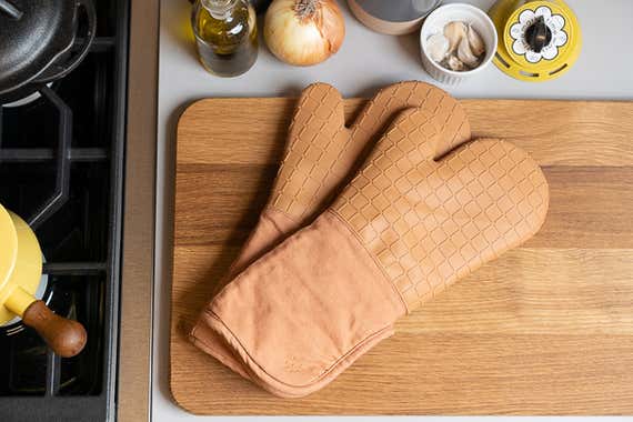 oven mitts and hot pads