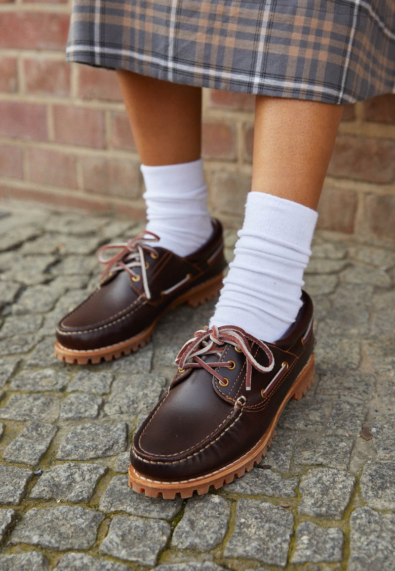 3 eye boat shoes timberland