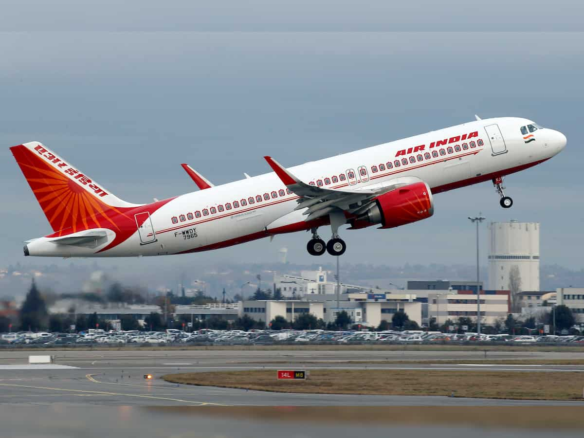 air india delhi to toronto flight status