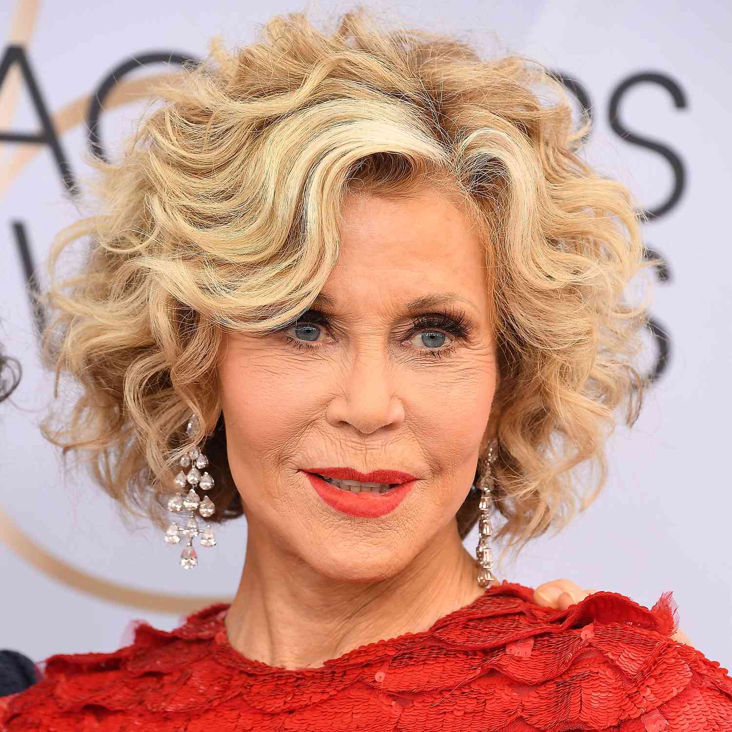 short curly hairstyles for older women