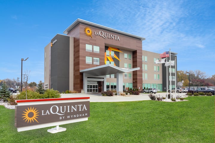 la quinta inn and suites locations