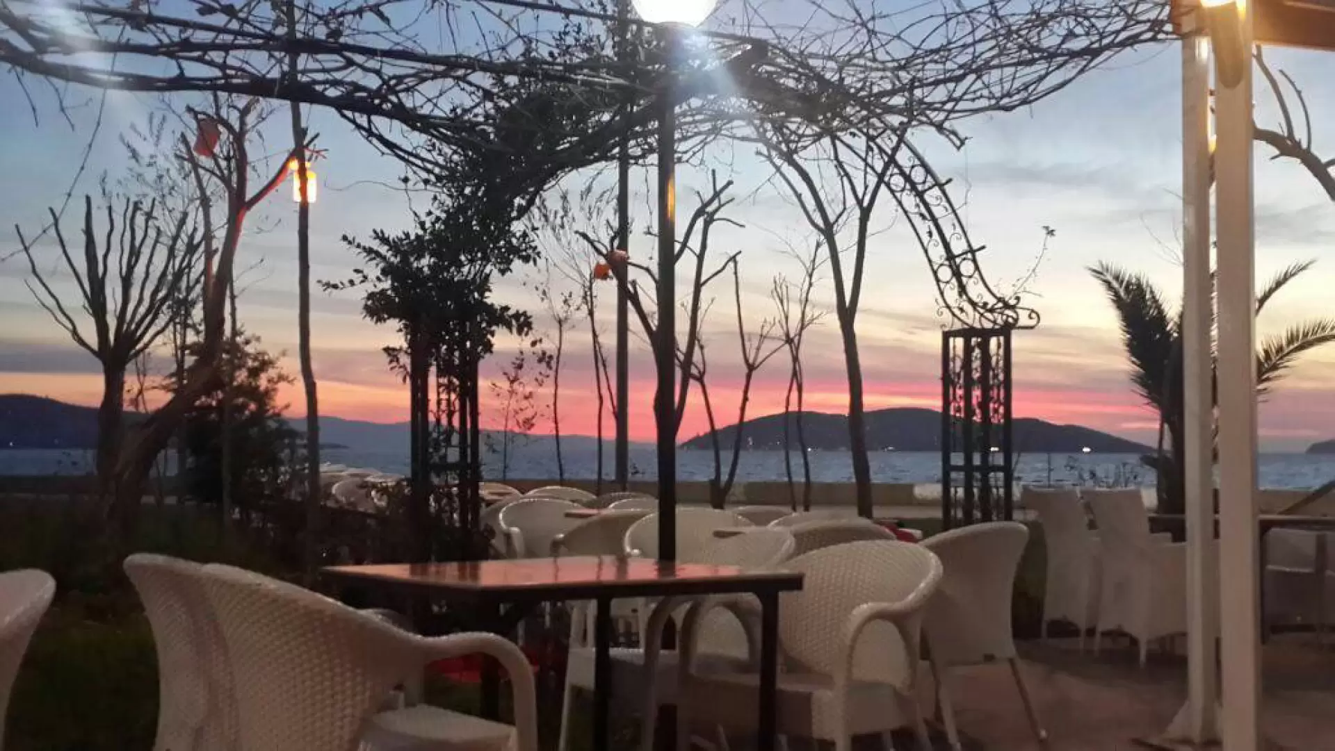 maltepe tesadüf cafe