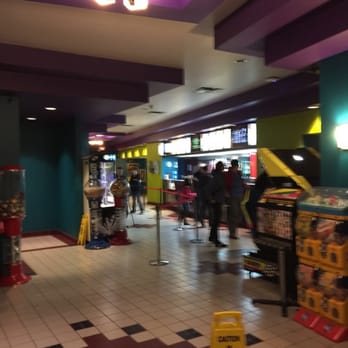 hollywood 3 cinemas surrey bc