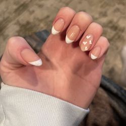nail places open on sunday near me