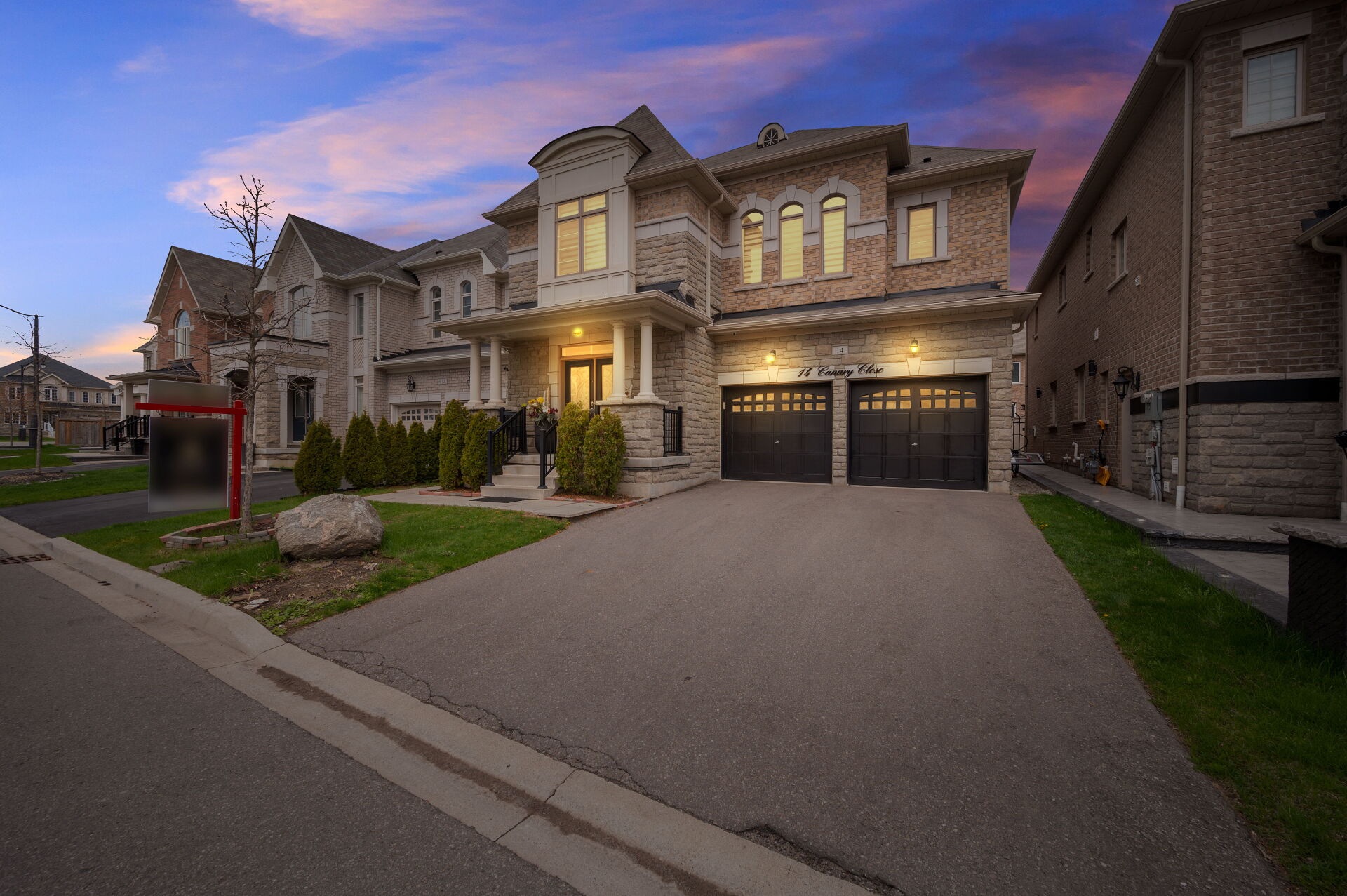 28 canary close brampton