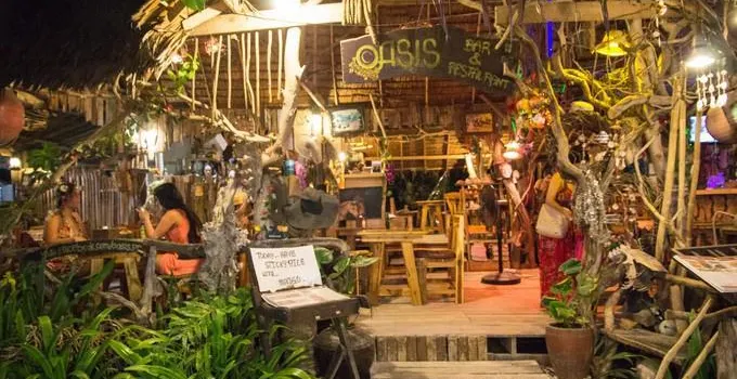 oasis bar and restaurant phi phi