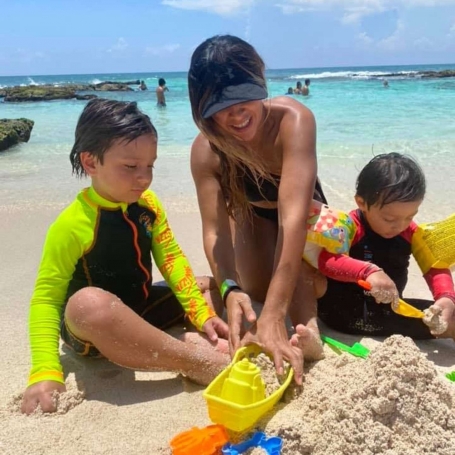 trabajo de niñera en playa del carmen