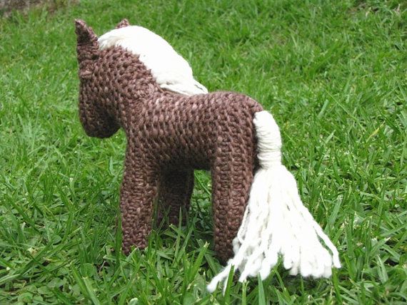 knit horse pattern