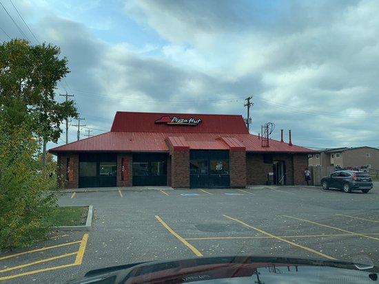 pizza hut thompson manitoba