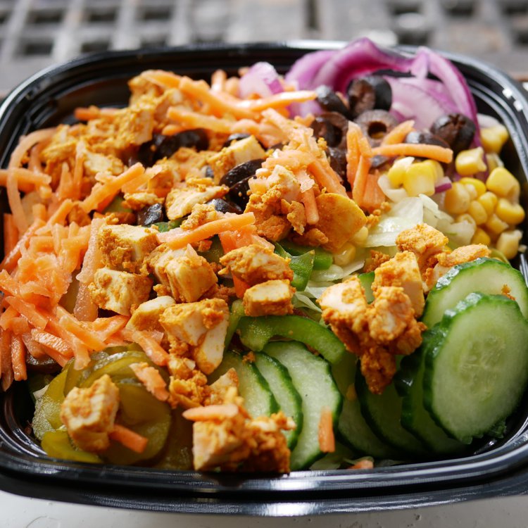 chicken tikka subway salad calories