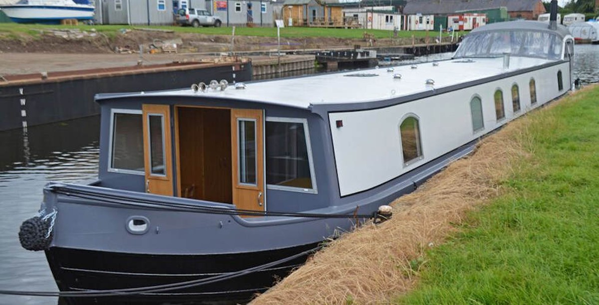 broad beam boats for sale