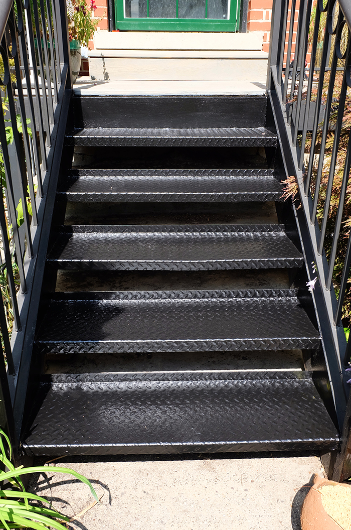 outdoor metal step