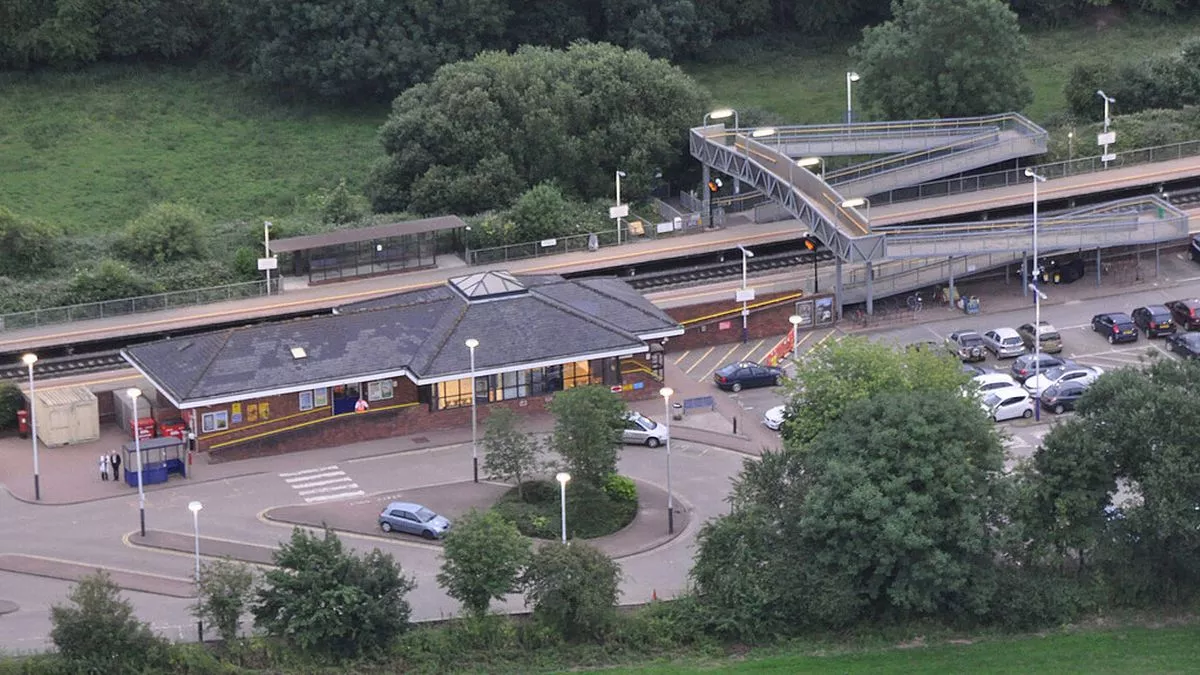 tiverton parkway train station