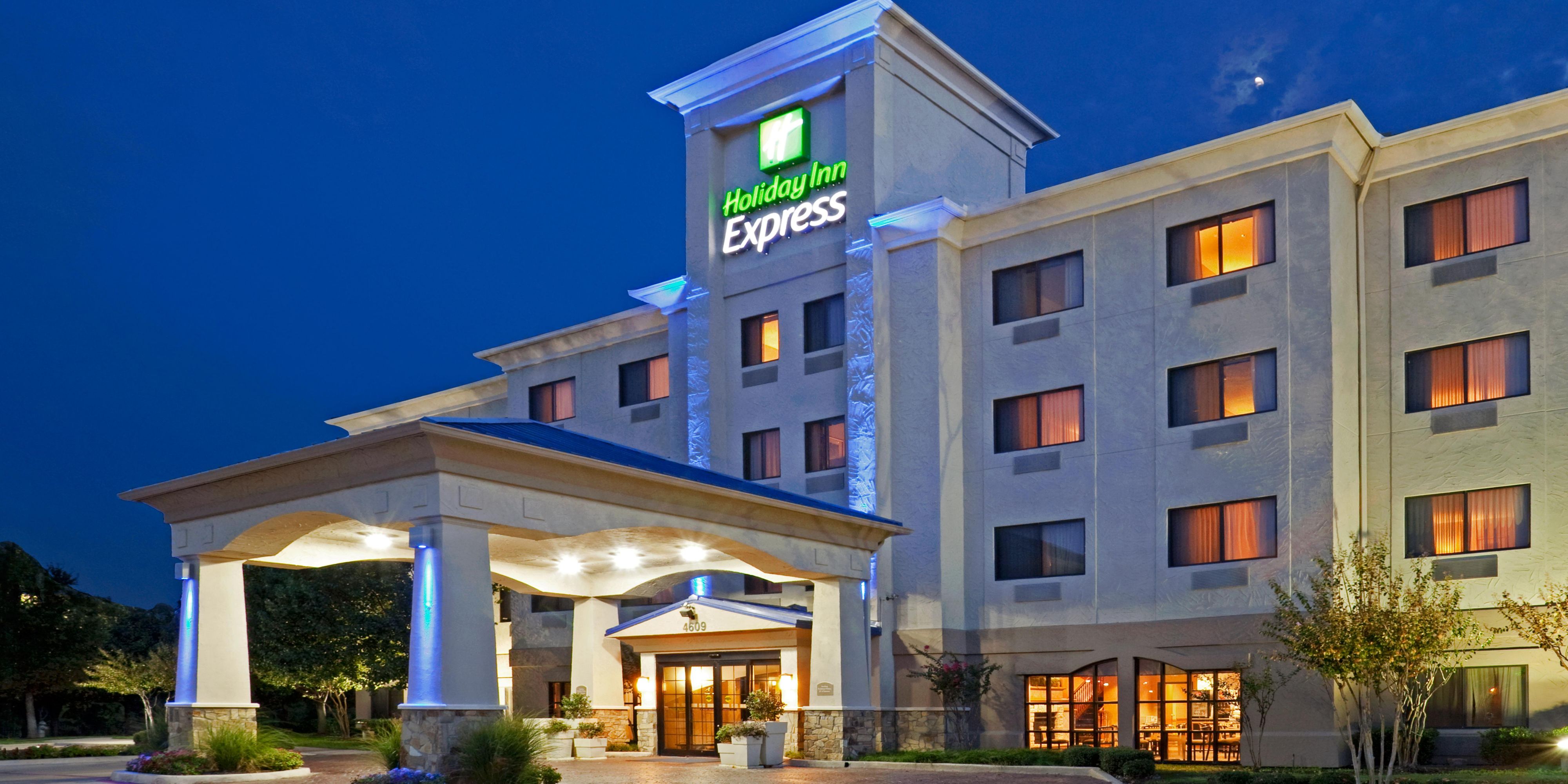 hotel holiday inn near me