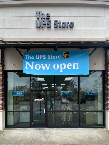 ups stores open now near me