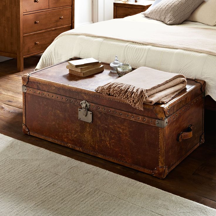 end of bed trunk