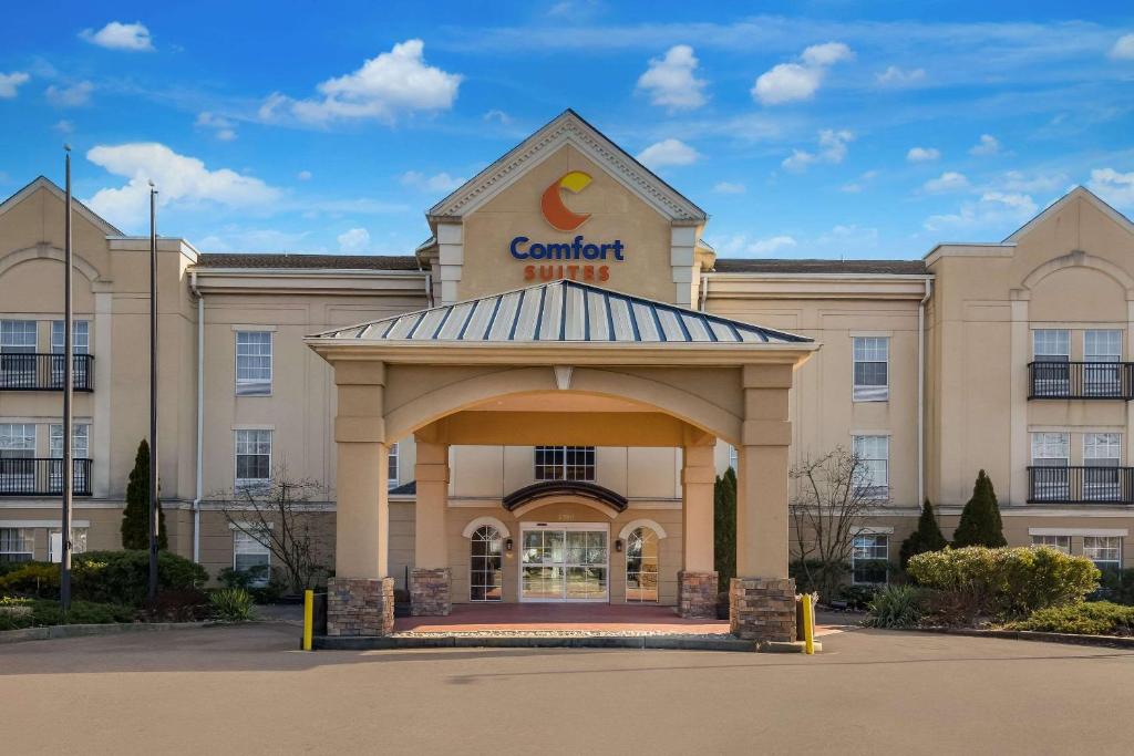 comfort suites near me