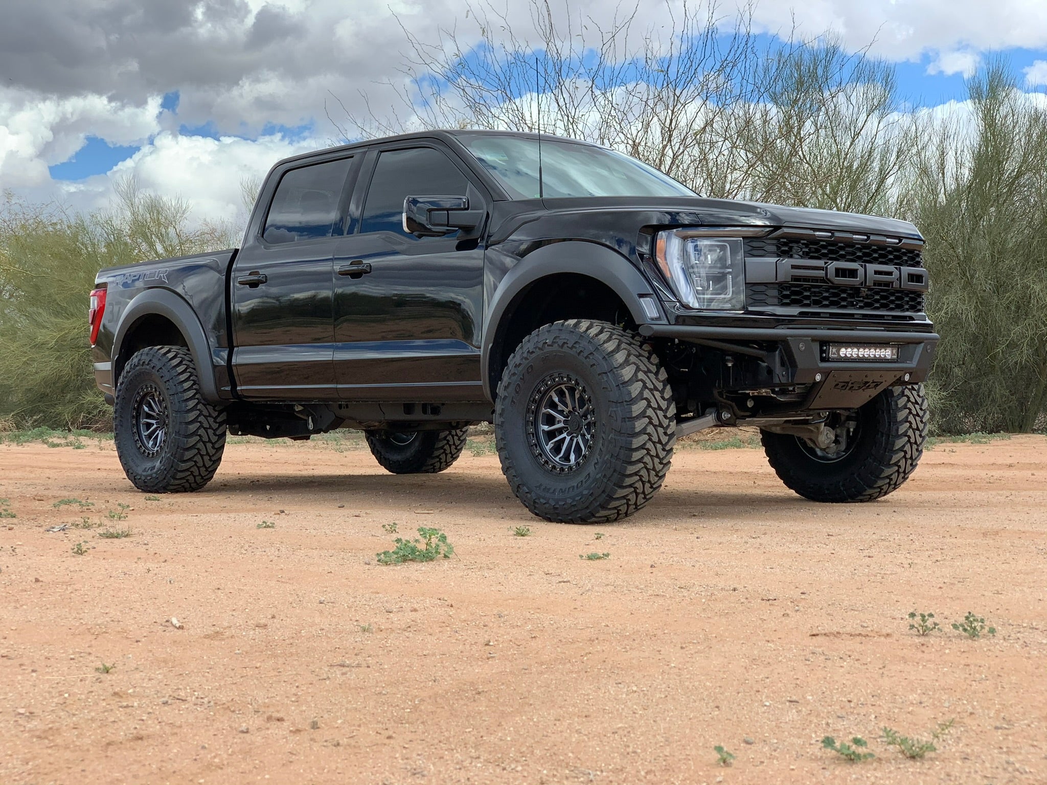 ford raptor leveling kit before and after