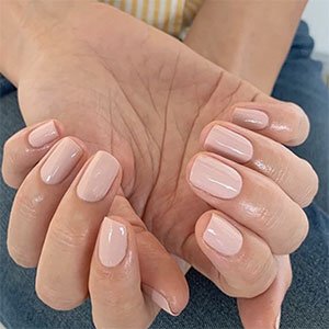 uñas gel cortas