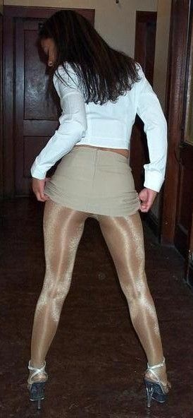 mature pantyhose tubes