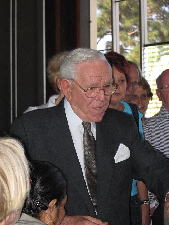 robert v schuller