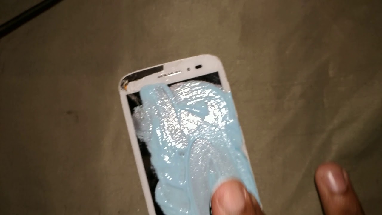 how to fix a cracked phone screen with toothpaste