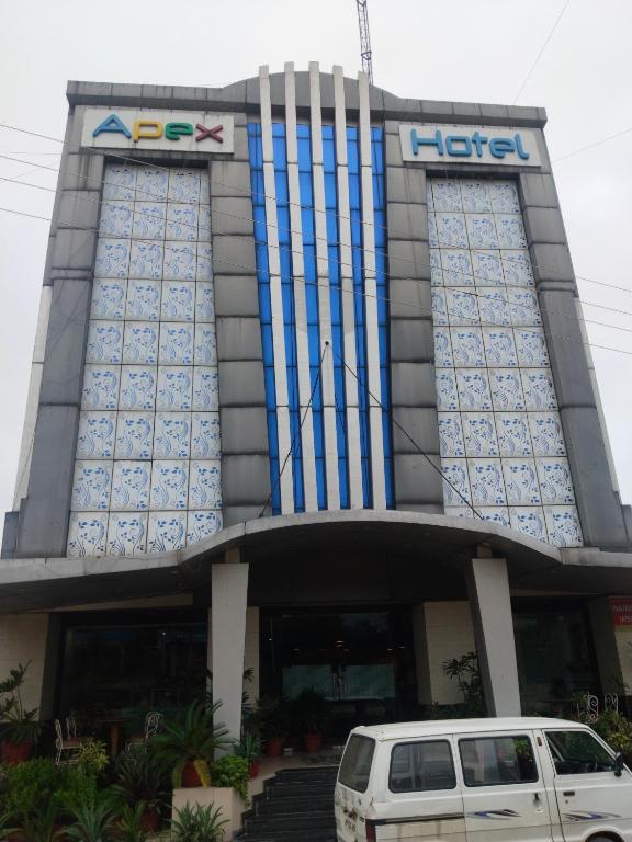 apex hotel baddi