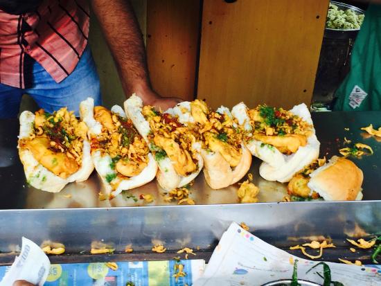 best vada pav in dadar