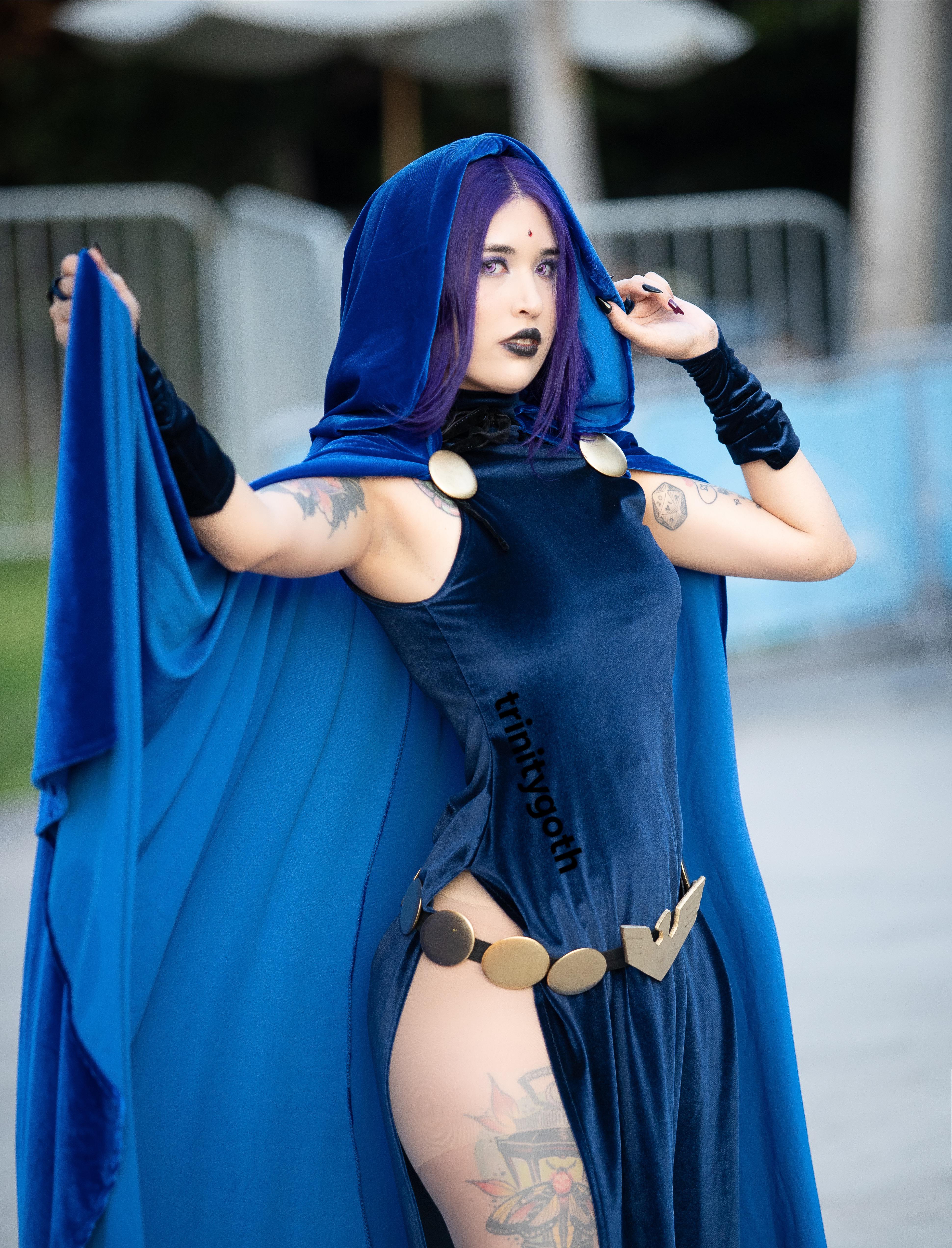 cosplay raven