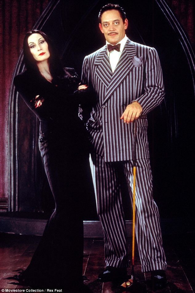 morticia y gomez addams