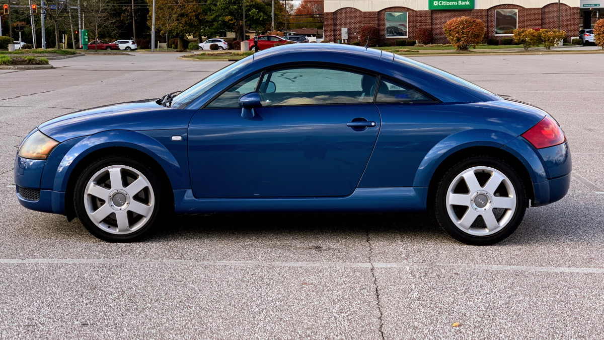 audi tt mk1 blue