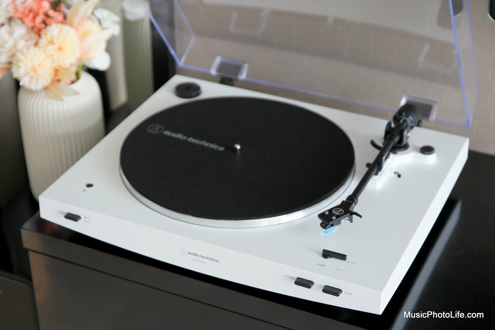 audio technica at-lp3xbt-wh